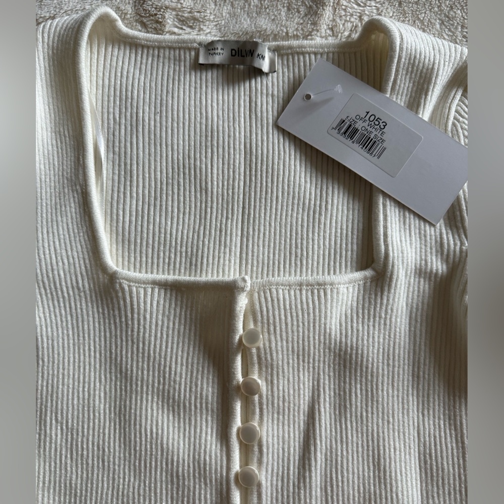 Chic White Ribbed Cardigan - Picture 2 of 4